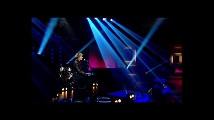 Barry Manilow - Cant Smile Without You (friday night with Jonathan Ross 11 - 9 - 09)