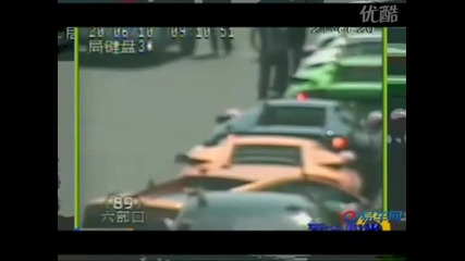 13 Lamborghini заловени от пътна полиция В Китай 