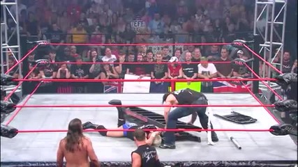 Jeff Hardy attacks Mr.anderson