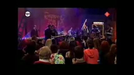 Enrique Iglesias feat Sean Garret - Away Live