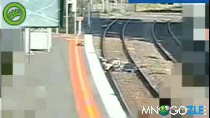 Неуспешен опит за качване с количка във влака