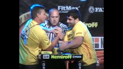 John Brzenk, Usa vs. Armen Chapukhyan, Arm - Nemiroff 2010 (right) 