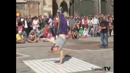 Break Dance На Улицата