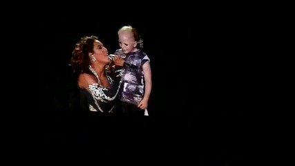 Beyonce sings Halo to sick Sydney girl - 180909