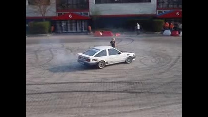 Bmw E30 Полудява 