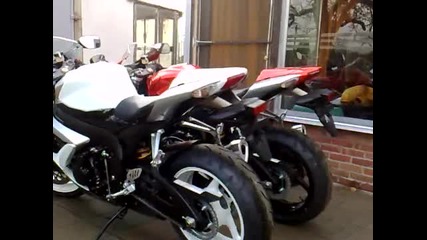 Две чисто нови Сузукита Gsx r 600 k8