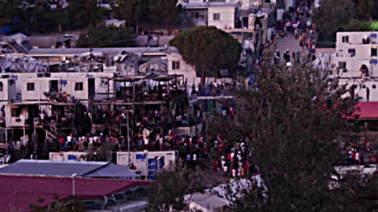 Гърция закрива трите най-големи мигрантски лагера на островите