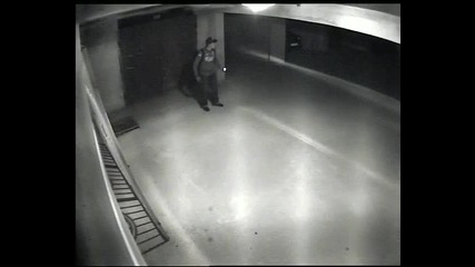 Крадец в центъра на София в жилищна сграда.