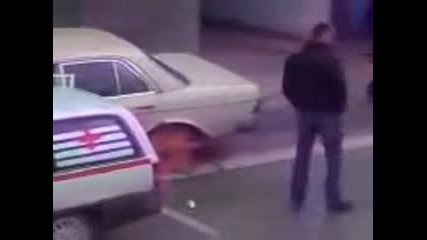 Смях Ето така се маха скоба 