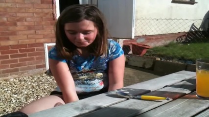 9 year old girl does the Cinnamon Challenge
