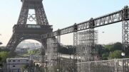Олимпийските кръгове бяха окачени на Айфеловата кула в Париж
