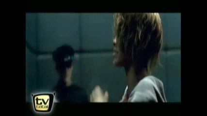 Най - Уникалното Видео на Rihanna - Russian Roulette (30 Sec. Music Video Preview) 