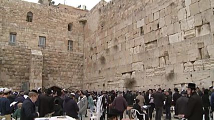 East Jerusalem: Israeli Minister holds mass prayers for rain at Jerusalem's Western Wall