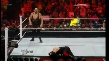 Raw 2.7.12 Кейн срещу Грамадата
