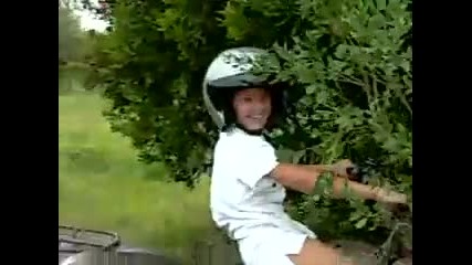 Жена се пребива с Atv (funny) 