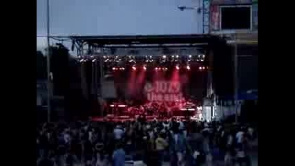 Hilary Duff on Concert