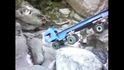 Truck Trial and Rock Crawling in Little Lake Varazze 