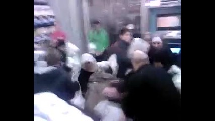 Бой за тоалетна хартия в Русия(смях)
