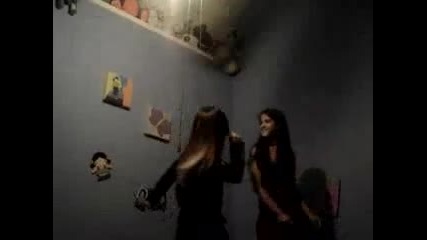 Demilovato Singing Start Of Something New