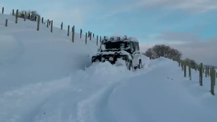 Ето какво може един Land Rover в тежките зимни условия!