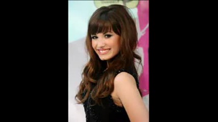 Vanessa Hudgens Vs Demi Lovato
