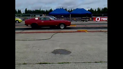 Ford Mustang Vs Bmw 750il (1/4mile drag race) 
