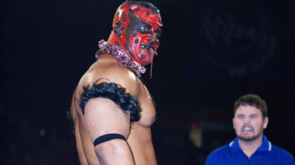 Бугимен дебютира срещу Саймън Дийн: Разбиване, 2 Декември, 2005