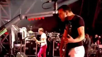 Muse - Hysteria (live @ Glastonbury 2010) 12/18 