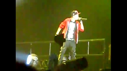 Justin Bieber - Eenie Meenie - With Bluey Robinson - Live - Newcastle 12 March 2011