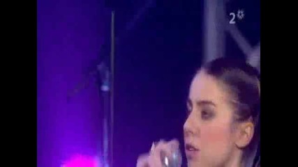 Love Me Or Hate Me Live