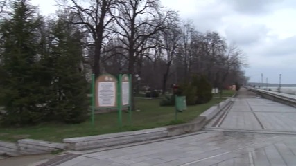 Пусти улици, затворени заведения, изоставени магазини във Видин