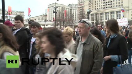 Russia: Muscovites commemorate Odessa tragedy with floral tributes at 'Hero Cities' memorial