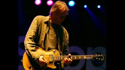 Snowy White - Voices in the rain