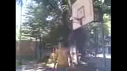 Aleks dunk ot mqsto :)