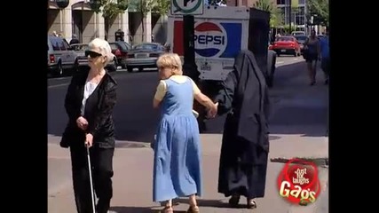 Помогни на слепеца - Скрита камера