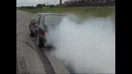 Burnout на Ford Mustang Cobra 