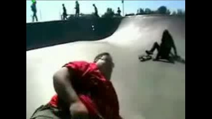 Big Guy Tries to Skateboard