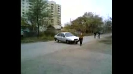 Как Да Си Забършеш Мацка!
