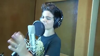 11 годишно дете пее невероятно!! 