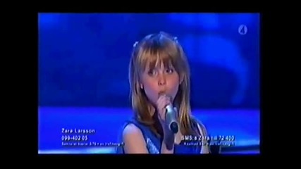 Дете пее изумително песен на Celine Dion 