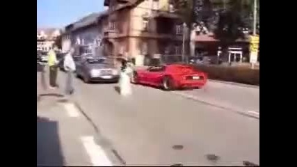Идиот блъска Ферари / Ferrari Crash /