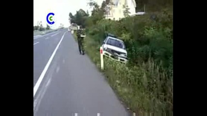 Заспал шофьор се Блъска в полицейска кола