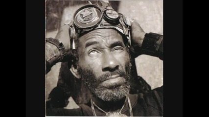 Lee Scratch Perry - Super Ape Inna Jungle.