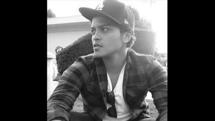 Bruno Mars - Talking to the moon 