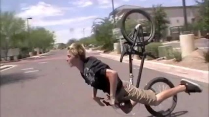 Приземяване по лице с Bmx !