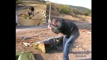 Стойно си разбива дивана 