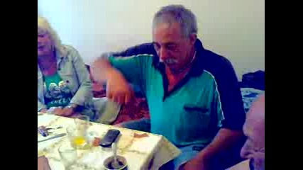 Бате Цецо Бизона - зареждане и лек удар по масата