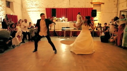 Най-невероятният първи сватбен танц (видео)