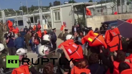 Greece: Tsipras jeered by pro-refugee protesters outside Lesbos refugee camp