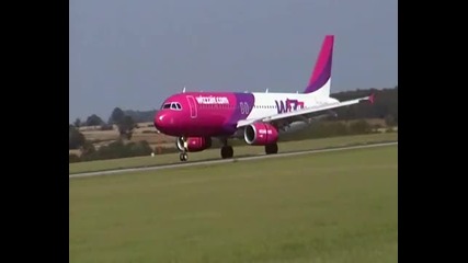 Wizz Air каца на летище Luton!